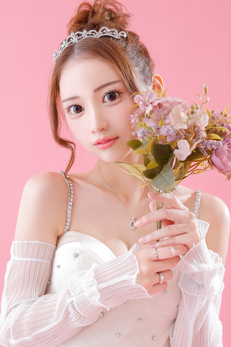 みれな（MIRENA）Red Shoes