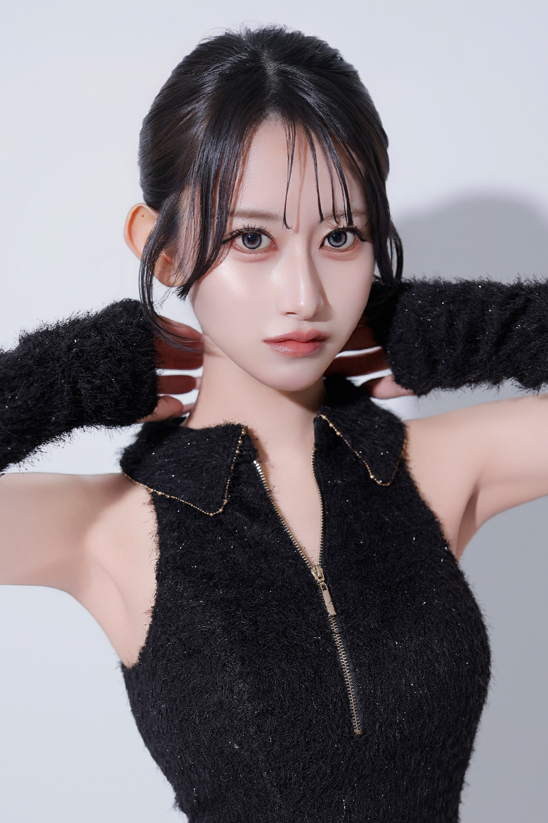 橘 椿（TSUBAKI TACHIBANA）Red Shoes